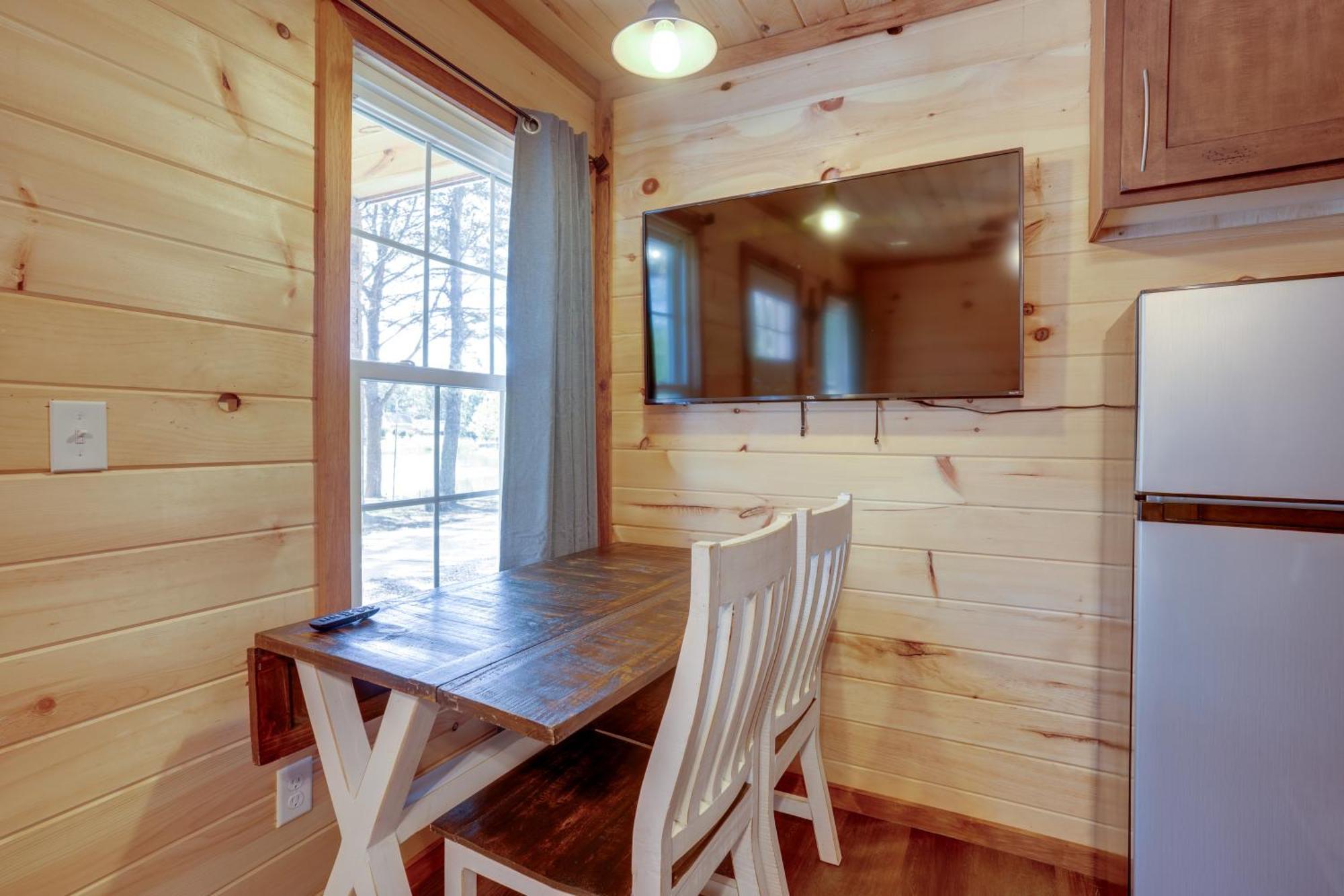 Lakeside Trenton Cabin On 7-Acre Property! المظهر الخارجي الصورة