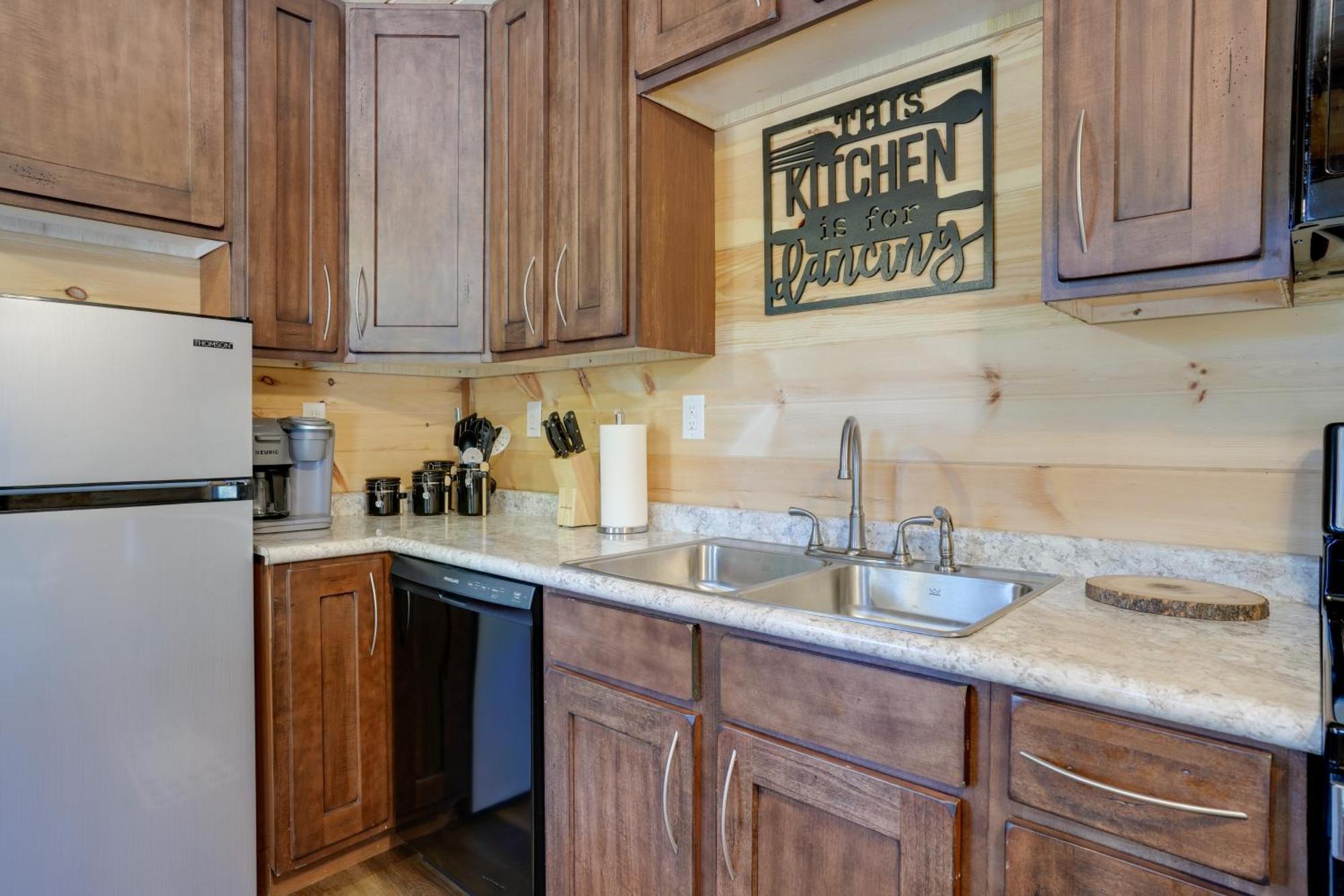 Lakeside Trenton Cabin On 7-Acre Property! المظهر الخارجي الصورة