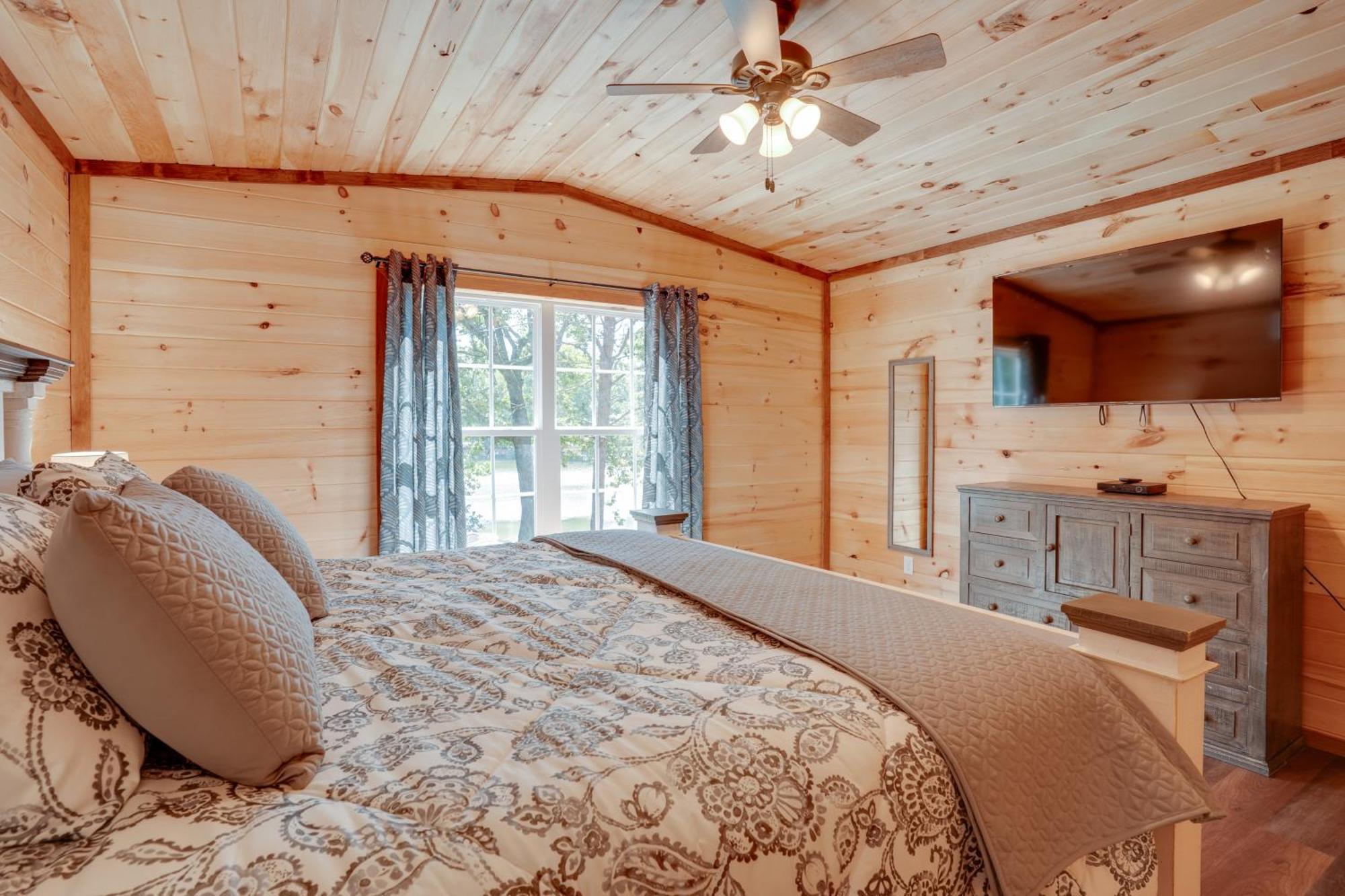 Lakeside Trenton Cabin On 7-Acre Property! المظهر الخارجي الصورة
