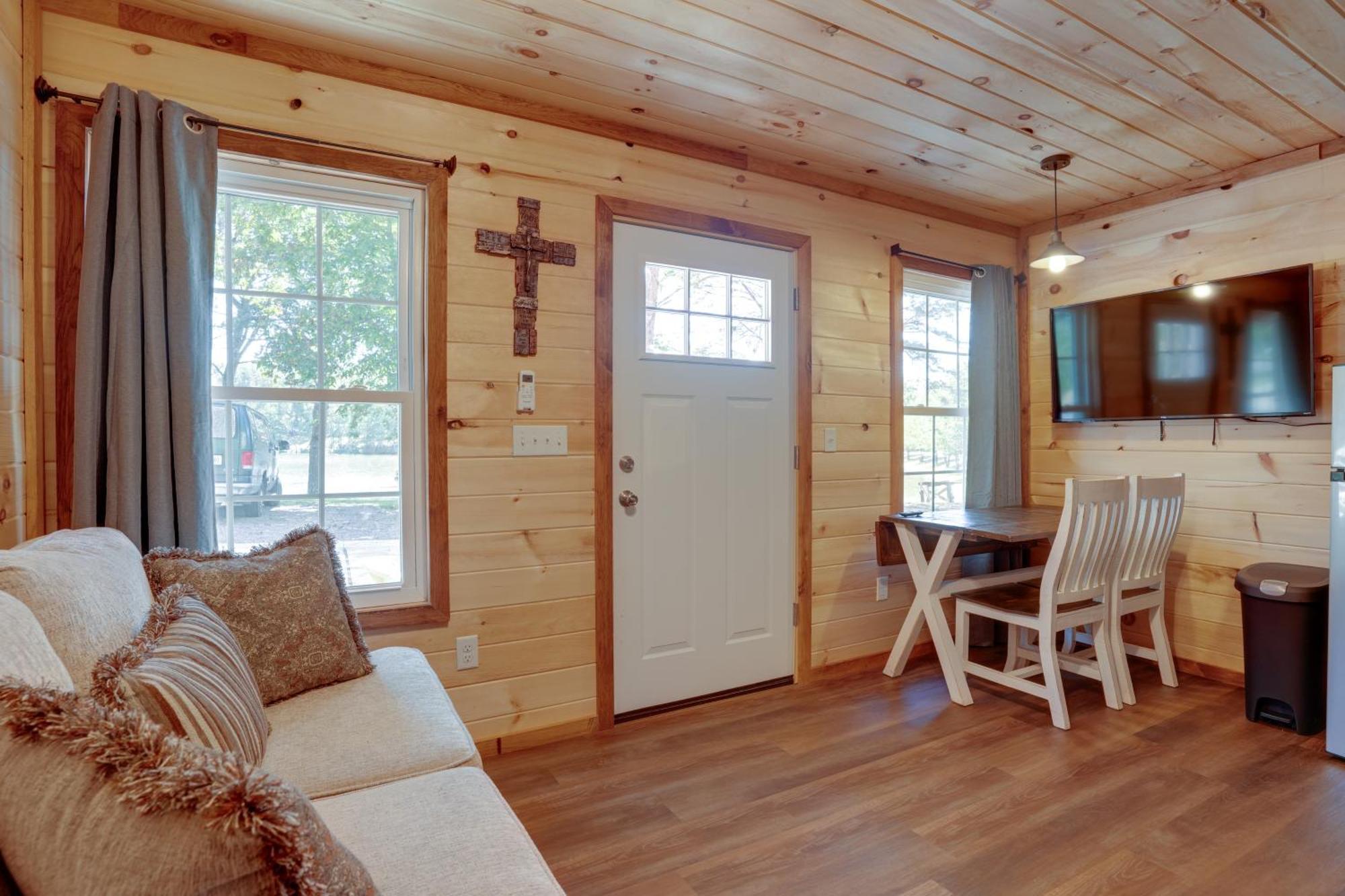 Lakeside Trenton Cabin On 7-Acre Property! المظهر الخارجي الصورة